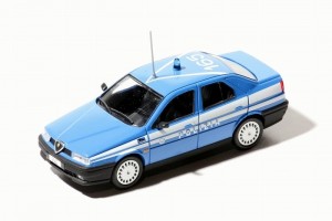 Alfa Romeo 155 (DeAgostini) (05).JPG