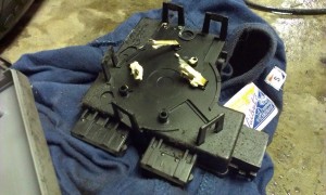 IMAG0005.jpg (474.86 KiB) Zobrazeno 10138 x Pružné nesmysly které tlačí na převodovku.Mírně jsem je napružil páč jsem měl podezření že můžou špatně doléhat ke kolu převodovky.