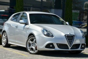 alfa_romeo_giulietta_99070144568366679.jpg