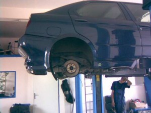 Montáž zadní nápravy s kotoučovými brzdami z Coupe 16V Turbo