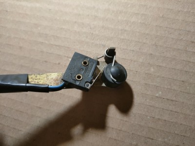 IMG20230322181736.jpg (225.41 KiB) Zobrazeno 6625 x mikrospínač oken