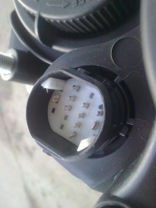 konektor pro porovnani OEM bixenon rozdil v pin-ech